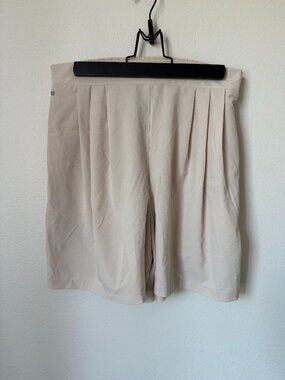 Wayre Beige Travel Pocket Flow Short High Waisted Pleated Dune L